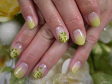 名古屋市天白区ネイルサロンEs-Curery-Nail（エスキュアリーネイル）-リーフネイル